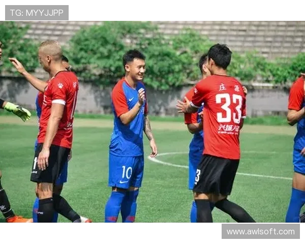 江汉区足球代表队奋勇拼搏 展现青春风采和竞技实力