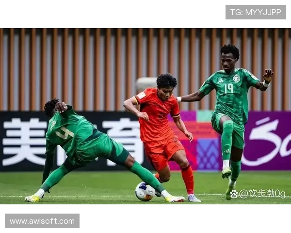 国家队备战世界杯集训名单公布年轻球员与教练团共同制定新战术计划