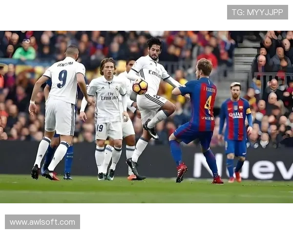 梅西领衔巴萨迎战皇马，焦点之战看点十足，揭开西甲新赛季激战序幕